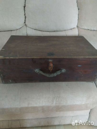Сундук деревянный