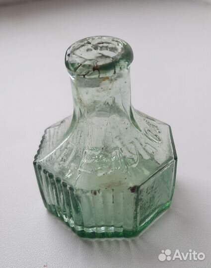 Старинные пузырьки П. Е. Луковниковъ