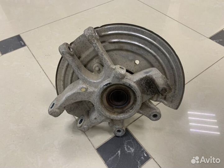 Кулак (цапфа, ступица) задний левый Jaguar S-Type