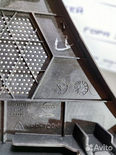 Накладка торпеды правая верхняя Nissan Qashqai J10
