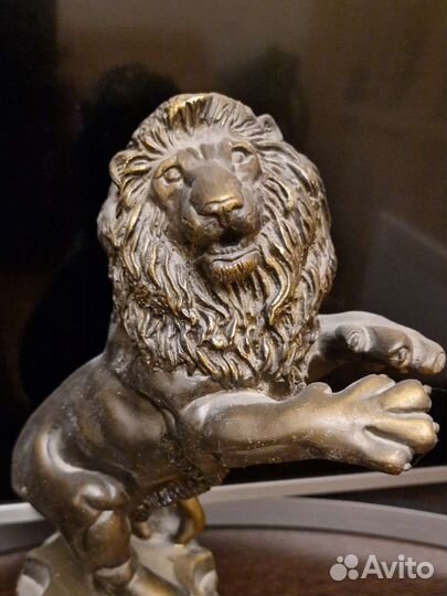 Лев статуэтка