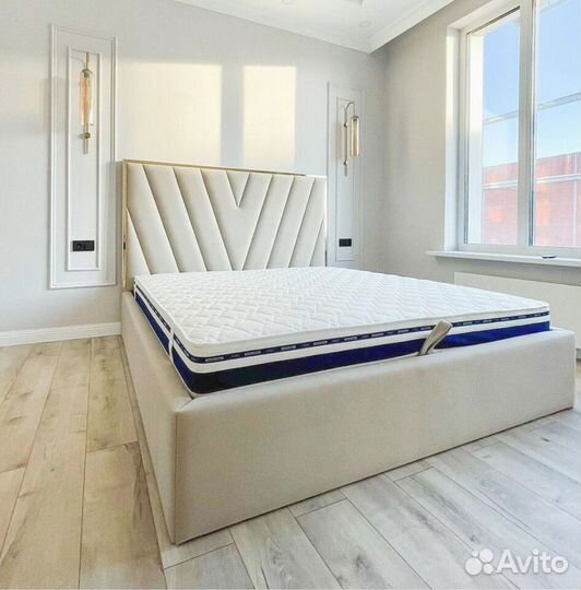 Кровать двуспальная