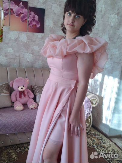 Женские вечерние платья