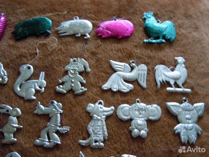 Новогодние игрушки из колкого пластика