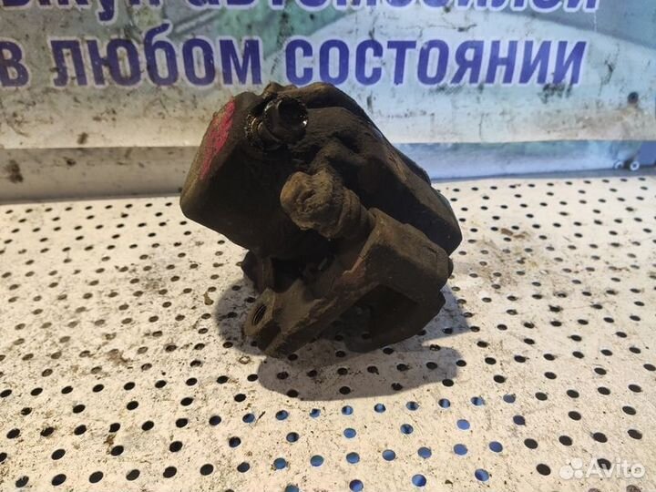 Суппорт тормозной передний правый Suzuki Grand Vit