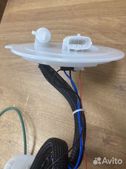 Бензонасос новый в сборе Opel Astra H