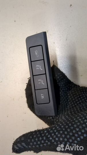 Кнопка багажника Mazda CX-30, 2020