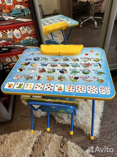 Детский стол со стулом