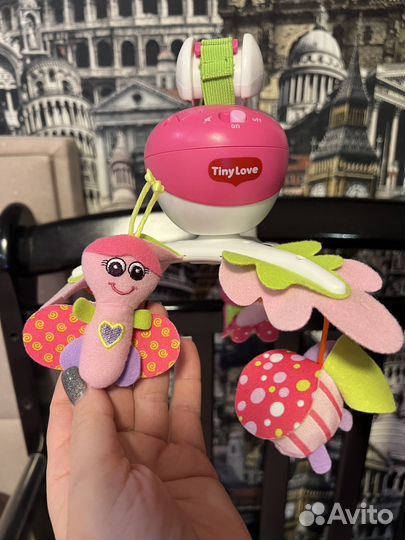 Мобиль на кроватку tiny love бумбокс для девочки