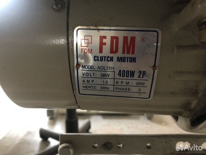 Продам прямострочную швейную машину Siruba