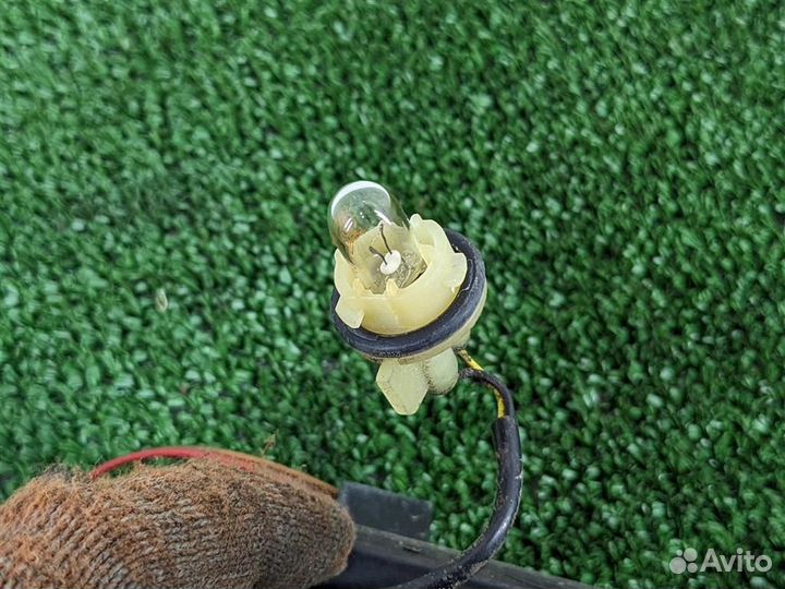 Кнопка багажника Land Rover Freelander 2 2008