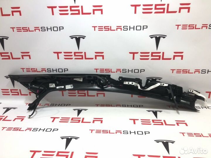 Накладка стойки А Tesla Model X рест. 2022