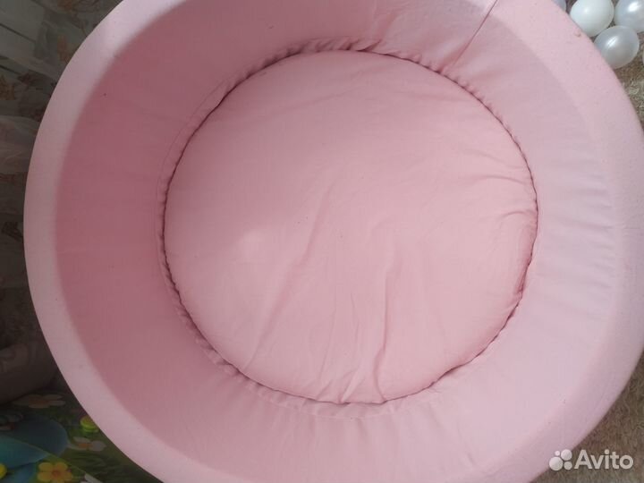 Сухой бассейн с шариками