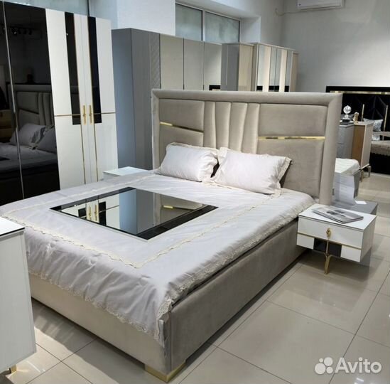 Спальный гарнитур