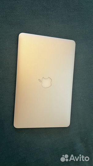 Macbook air 11 2010