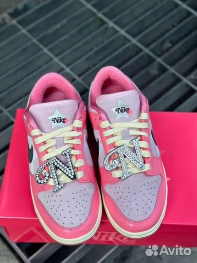 Nike Dunk Low Barbie