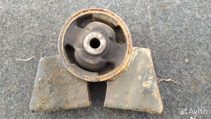 Передняя подушка двигателя Деу Леганза