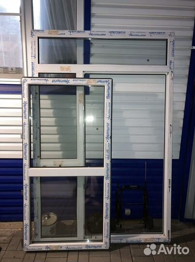 Дверь пластиковая новая