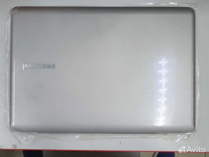 Крышка матрицы Samsung NP530U4C NP530U4B 530U4CL