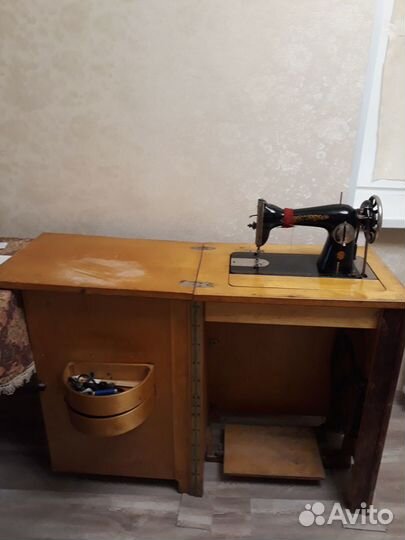 Подольская ножная швейная машинка