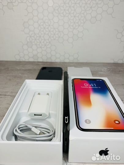 iPhone X, 64 ГБ