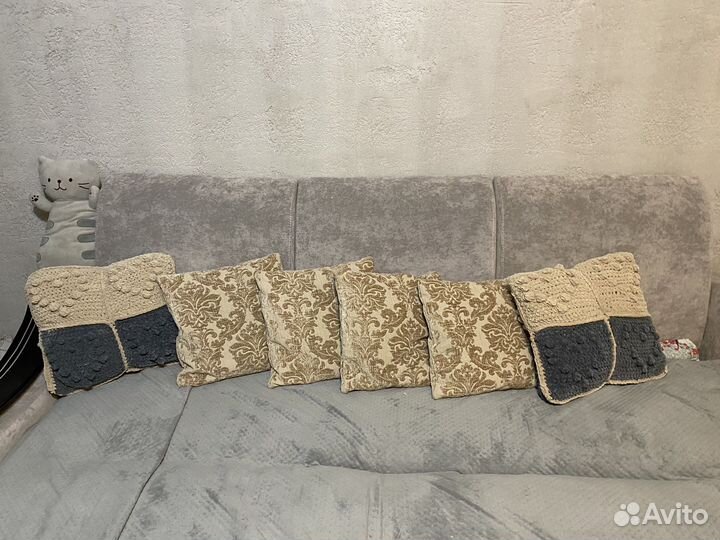 Подушки на диван из велюровой пряжи.Ручная работа