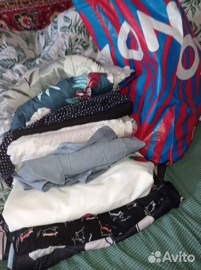 Отдам пакет вещей бесплатно