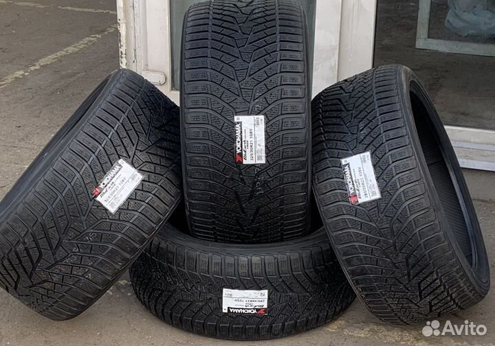 Yokohama W.Drive V905 285/35 R21 и 325/30 R21