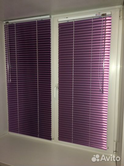 Жалюзи горизонтальные на пластиковые окна