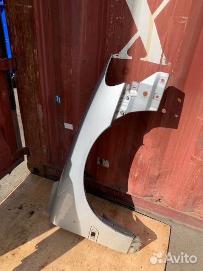 Крыло переднее правое Volvo v70 платформа P2