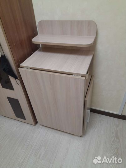 Складной стол для маникюра