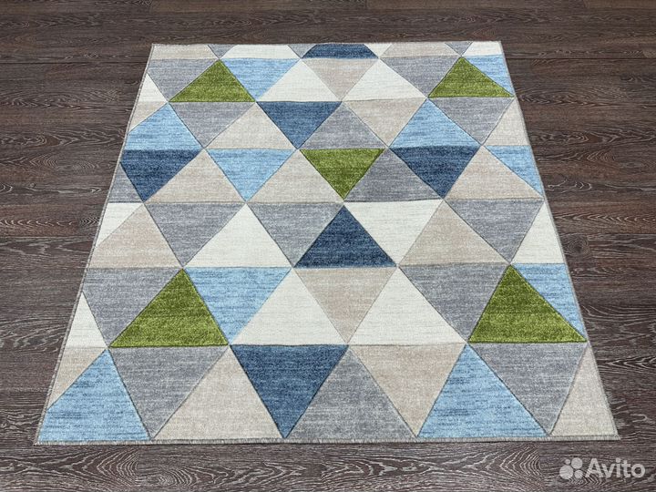 Палас 1.5 х 1.6 м новый