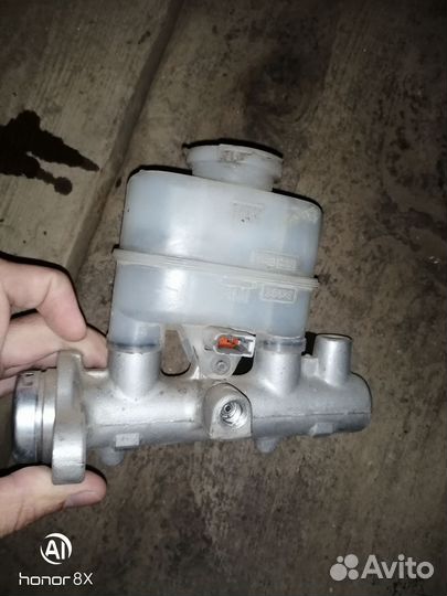 Главный тормозной цилиндр nissan