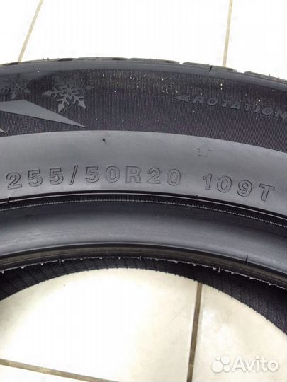 Tracmax X-Privilo S500 255/50 R20 109T