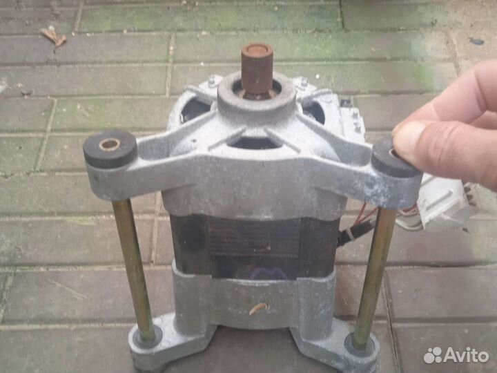 Двигататель стиральной машины