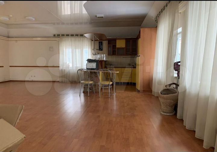 Машиностроителей, 21 Б