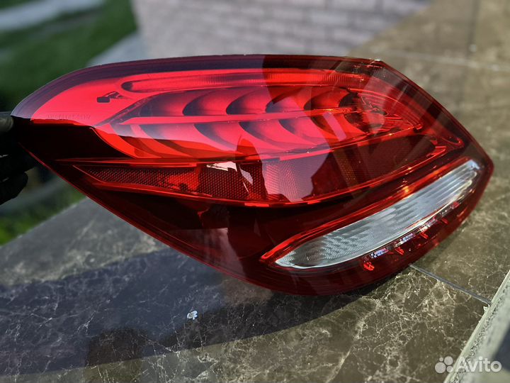 Фонарь задний левый W205