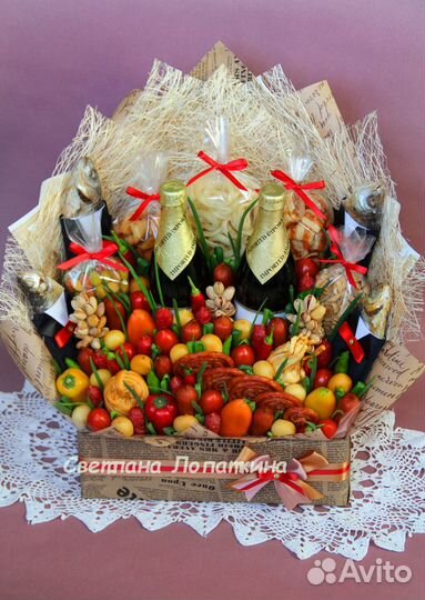 Букет для мужчины с колбасами. Съедобный букет