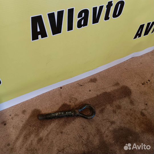 Крюк буксировочный Nissan Note E11