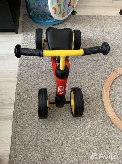 Четырехколесный беговел