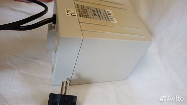 Стабилизатор напряжения