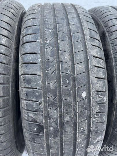 Bridgestone Alenza 001 215/65 R16 98H