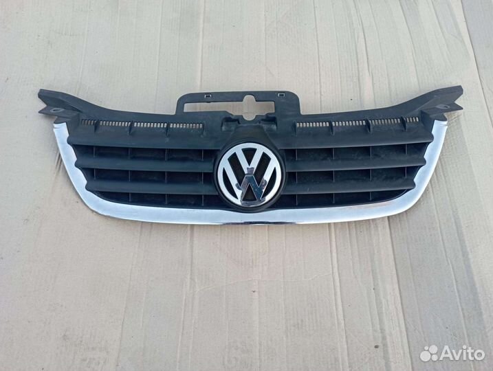 VW Touran Решетка радиатора оригинал