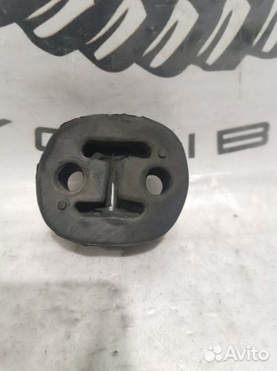 Крепление глушителя Volkswagen Passat B6 2005-2010