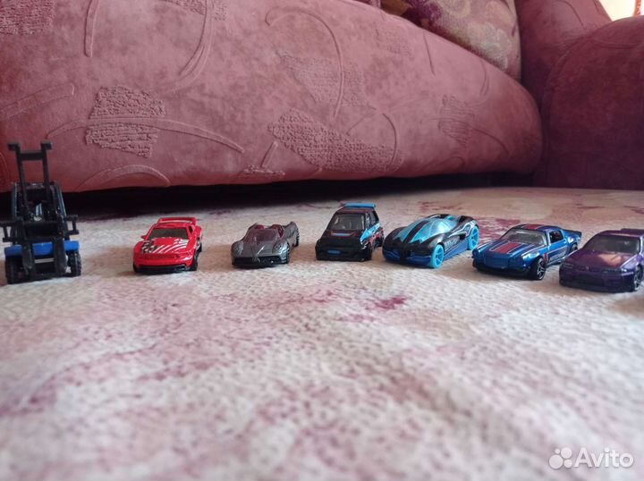 Машинки hotwheels 18 штук