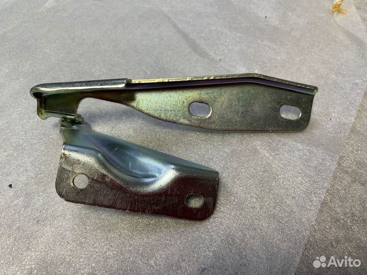 Петля капота лев Nissan 654115PA0D