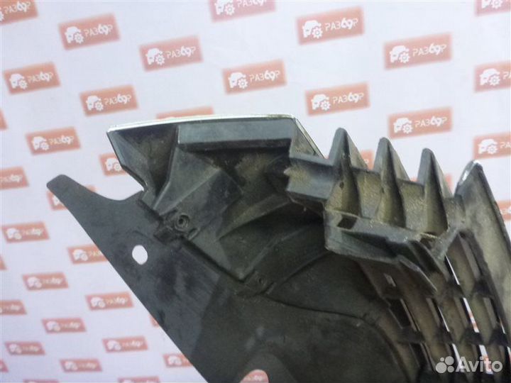 Решетка радиатора Renault Laguna X74 F4P774 2003