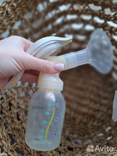 Молокоотсос medela ручной