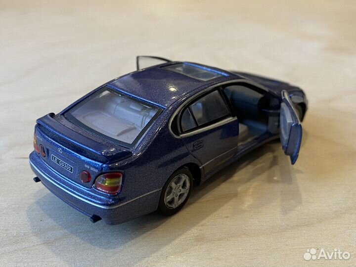 Lexus GS 300 (1997-2005) синий