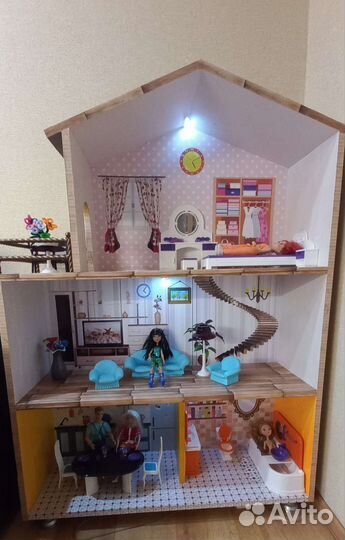 Домик кукольный